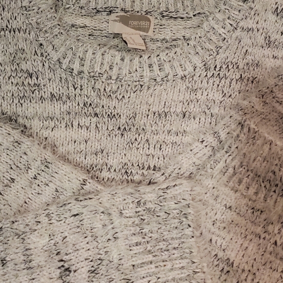 sweater - Picture 3 of 3